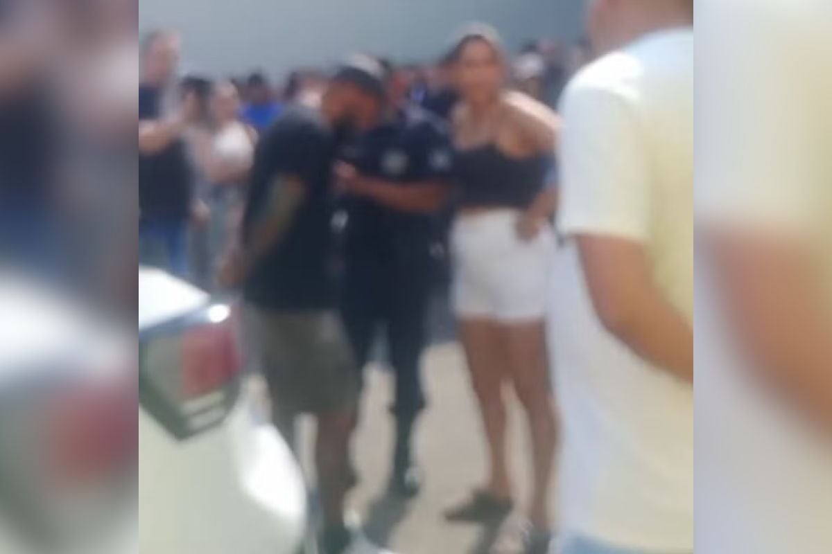 Cliente agride funcionária de sorveteria em shopping e acaba preso