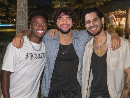 Nattan causa na web ao juntar Vini Jr. e Zé Felipe em foto e cantor comenta