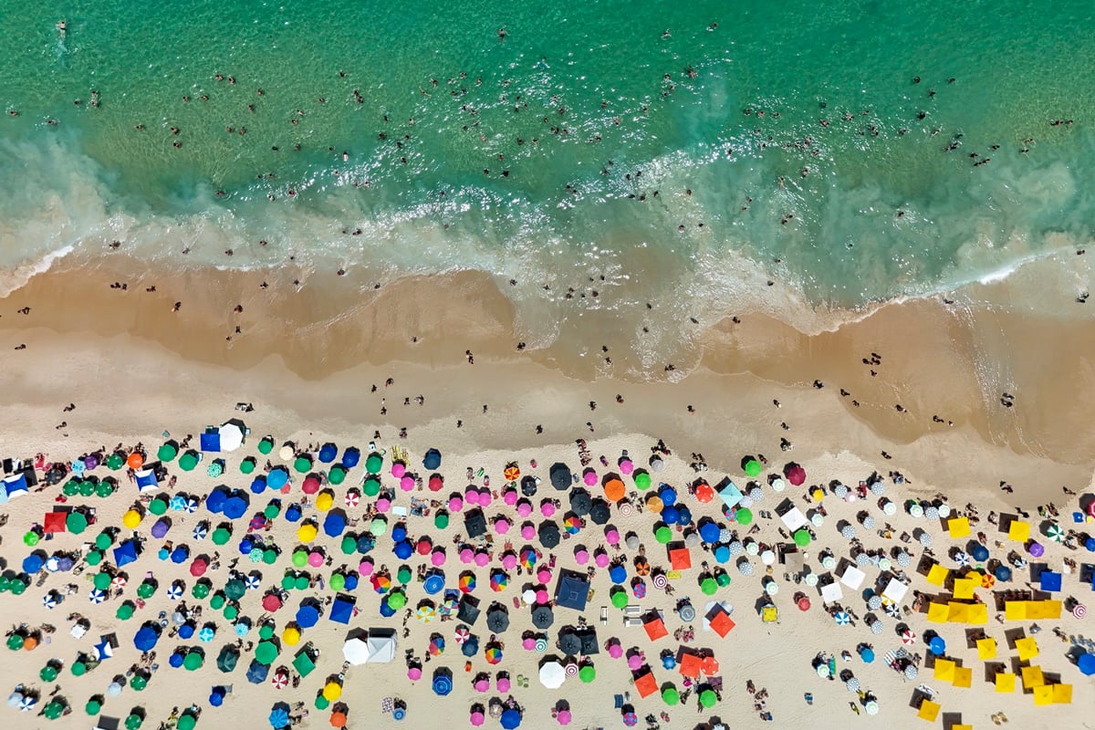Férias na praia: médicos explicam como evitar infecções e intoxicação