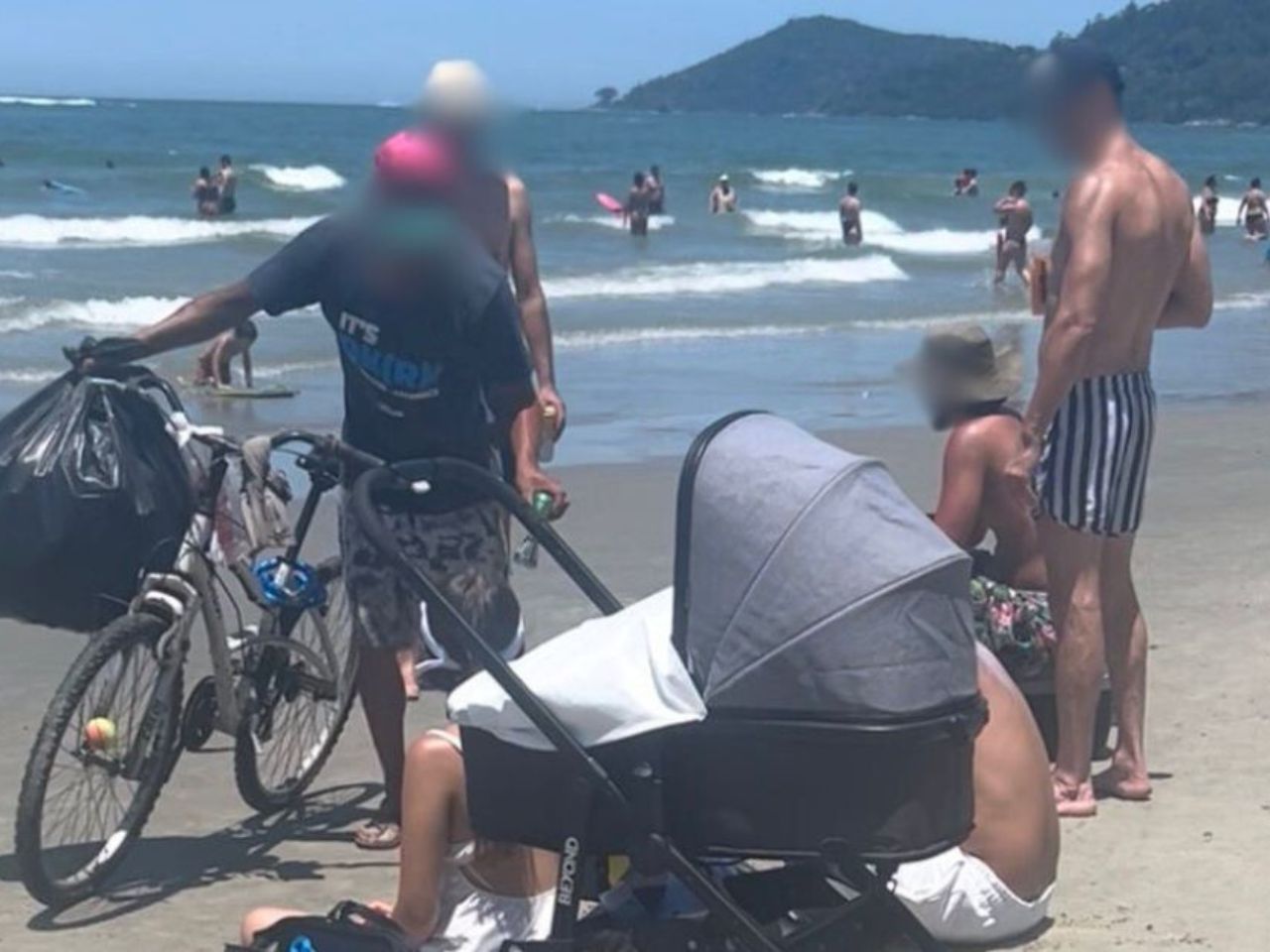 PM faz casal tirar bebê do sol durante dia de praia com sensação de 41°C; vídeo