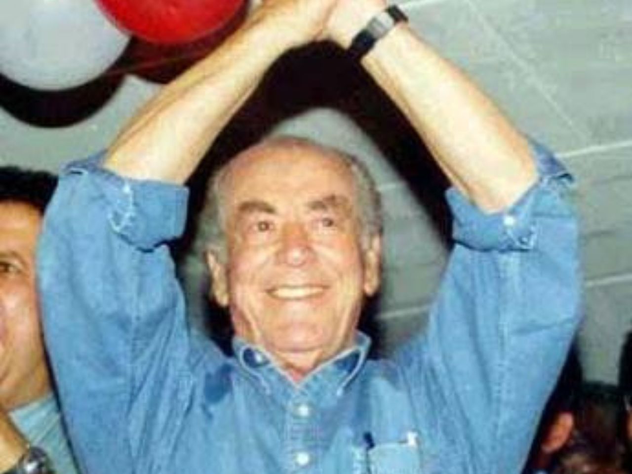 Gafe: vereador chama político que morreu em 2004 para receber homenagem