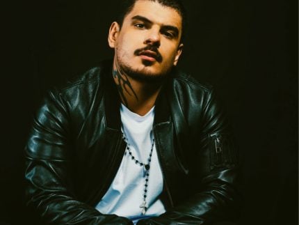 Vintage Culture abandona palco após mulher arremessar água durante show