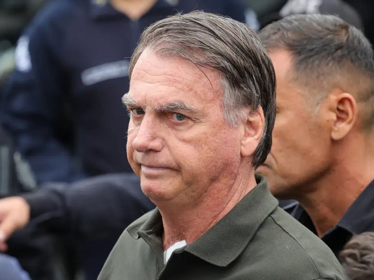 Defesa de Bolsonaro volta a pedir prisão domiciliar após internação