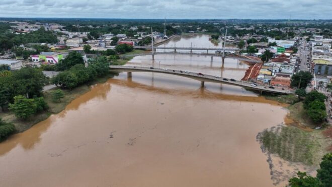 Governo do Acre ativa gabinete de crise e lança boletim diário sobre enchente em 2025