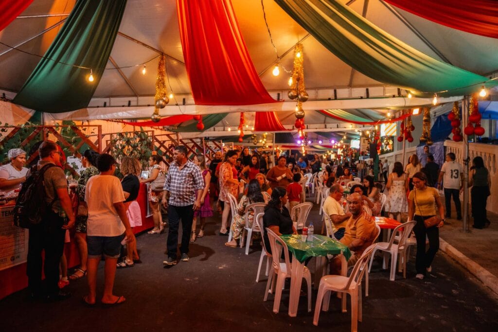 Feira e Vila Natalina seguem com programação até domingo no centro de Rio Branco