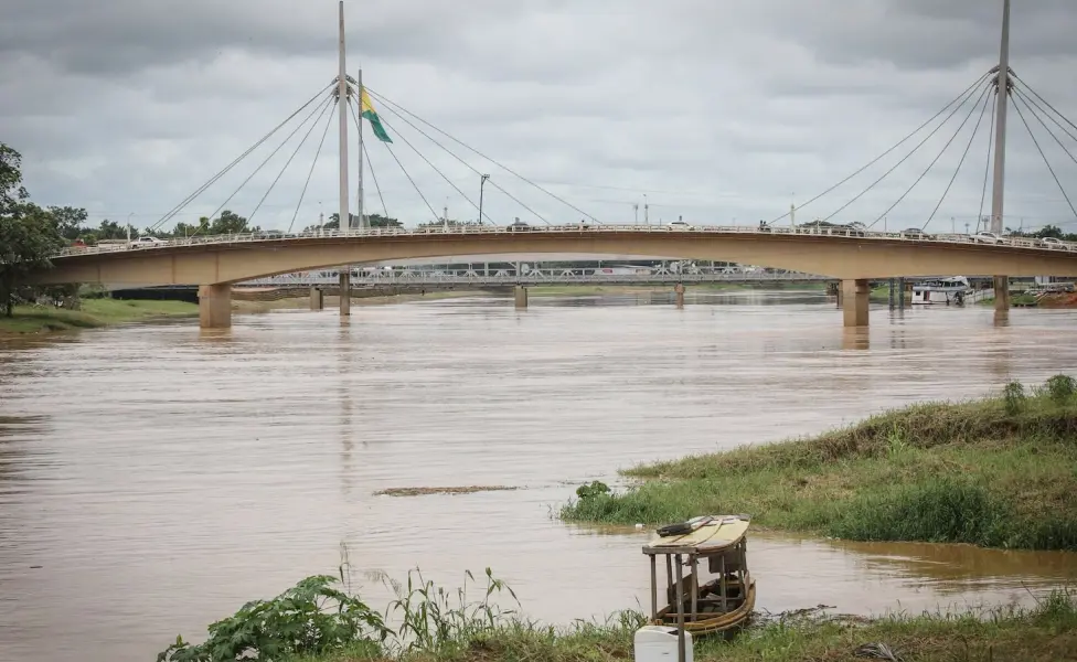 Rio Acre segue acima da cota de transbordo e atinge 15,32 metros em Rio Branco