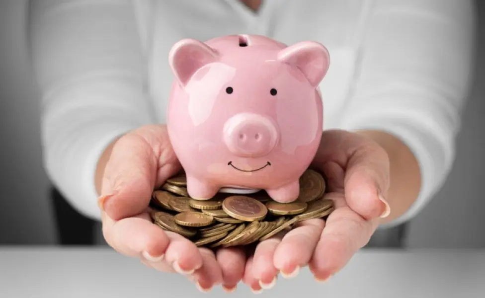 Economizar é a principal meta do brasileiro para 2026, diz Datafolha