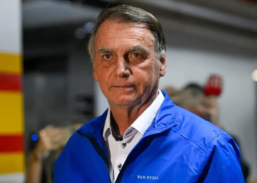 Bolsonaro deve passar por novo procedimento cirúrgico na segunda-feira
