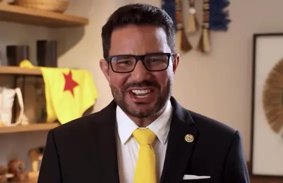 Gladson deseja Feliz Ano Novo: “Que as festas de fim de ano tragam luz, união e renovação”