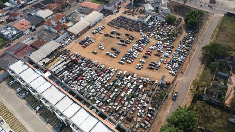 Detran vai leiloar sucatas de veículos em Cruzeiro do Sul