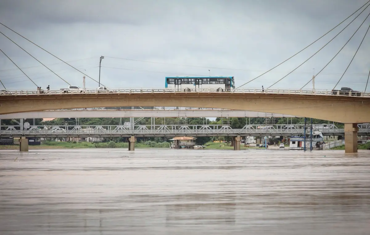 Rio Acre atinge 14,86 metros na manhã de domingo e mantém tendência de elevação em Rio Branco