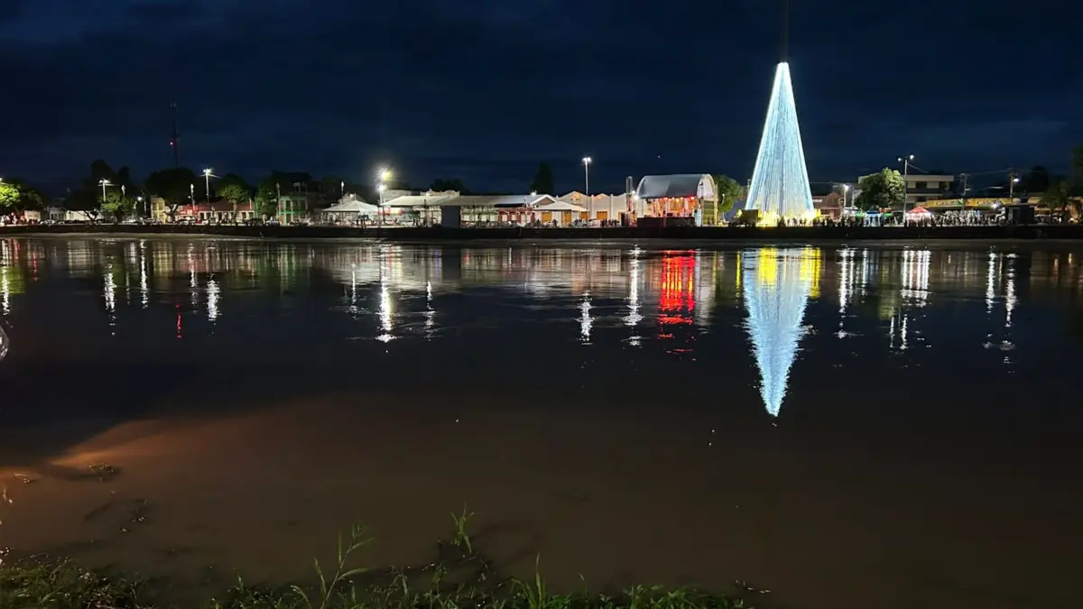 Nível do Rio Acre continua subindo e atinge 15,13 metros às 18h em Rio Branco