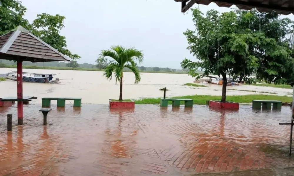 Rio Tarauacá ultrapassa cota de transbordamento e mantém município em alerta