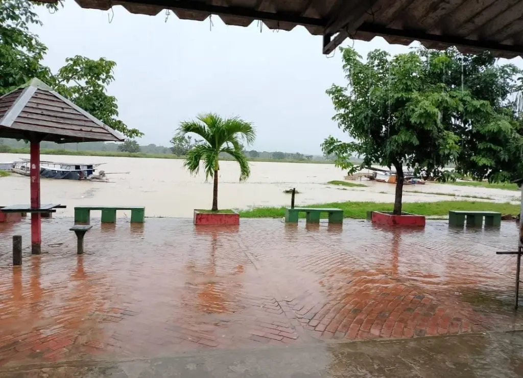 Rio Tarauacá continua subindo e se aproxima de alagação histórica