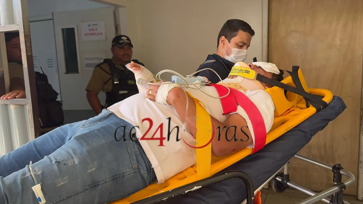 Táxi invade preferencial e deixa motociclista ferido no bairro Vitória 