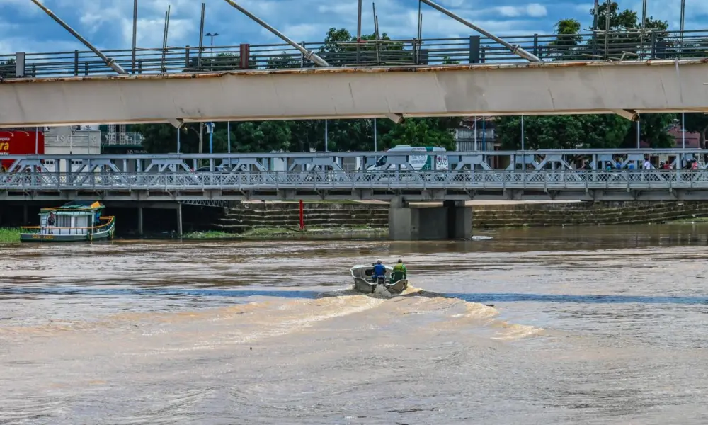 Rio Acre segue em elevação e permanece acima da cota de transbordo em Rio Branco