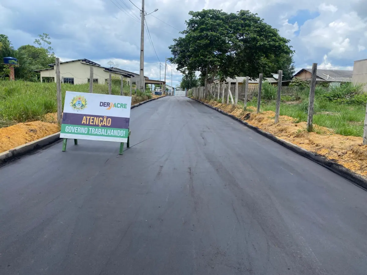 Governo supera meta com 21 mil toneladas de massa asfáltica aplicadas pelo Deracre
