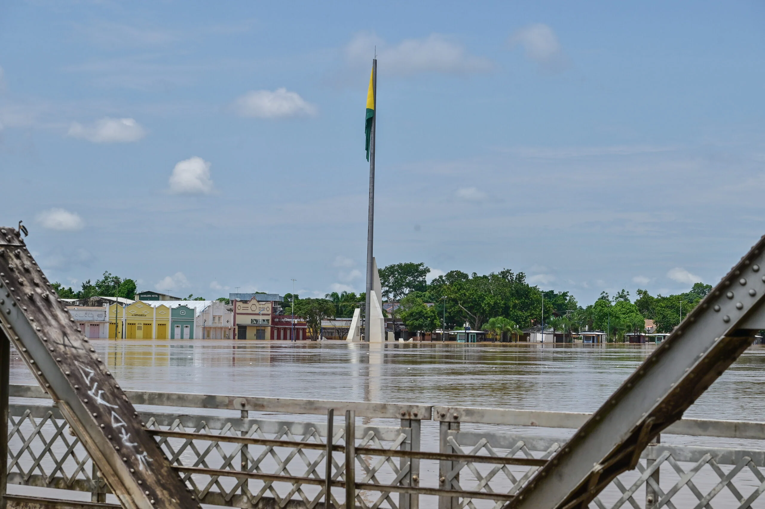 Níveis dos rios disparam no Acre; capital enfrenta cenário crítico com elevação generalizada