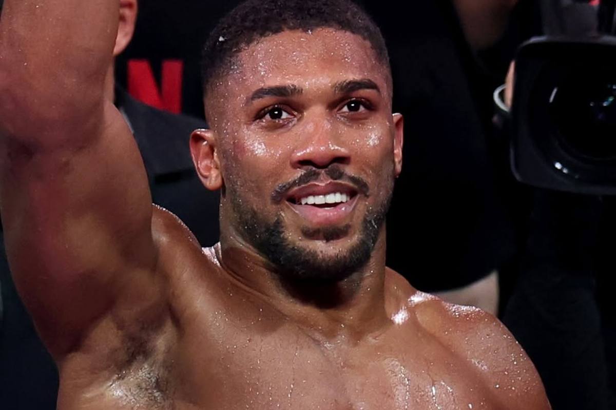 Anthony Joshua se envolve em grave acidente de carro com duas mortes