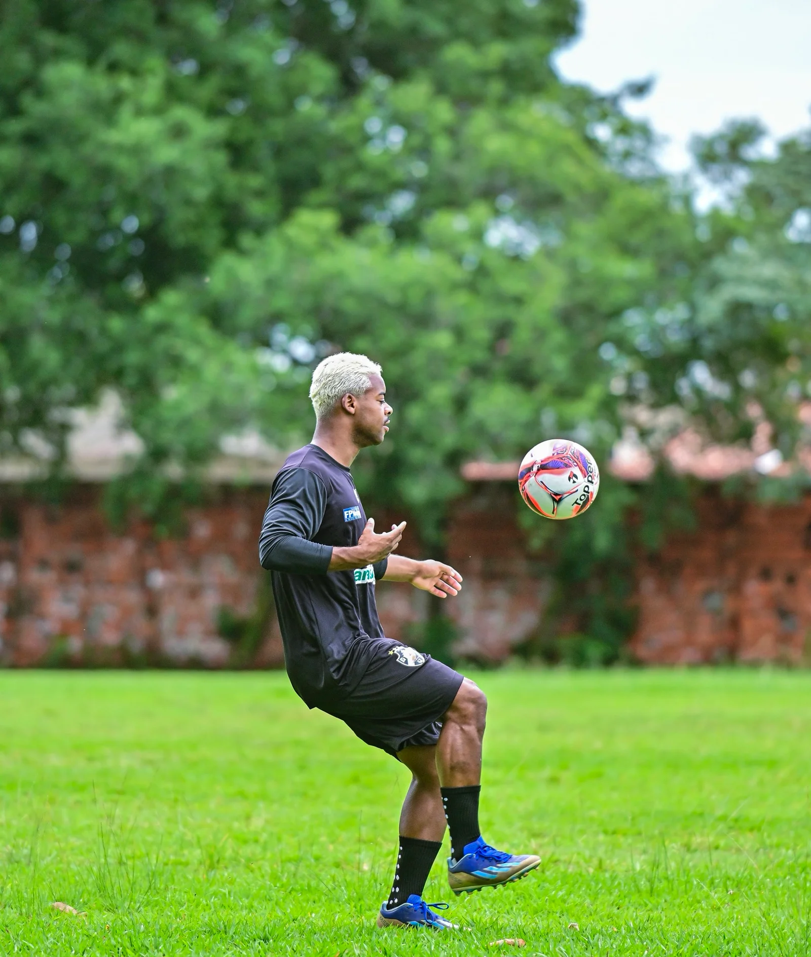 Elenco do Vasco trabalha em dois períodos na Fazendinha
