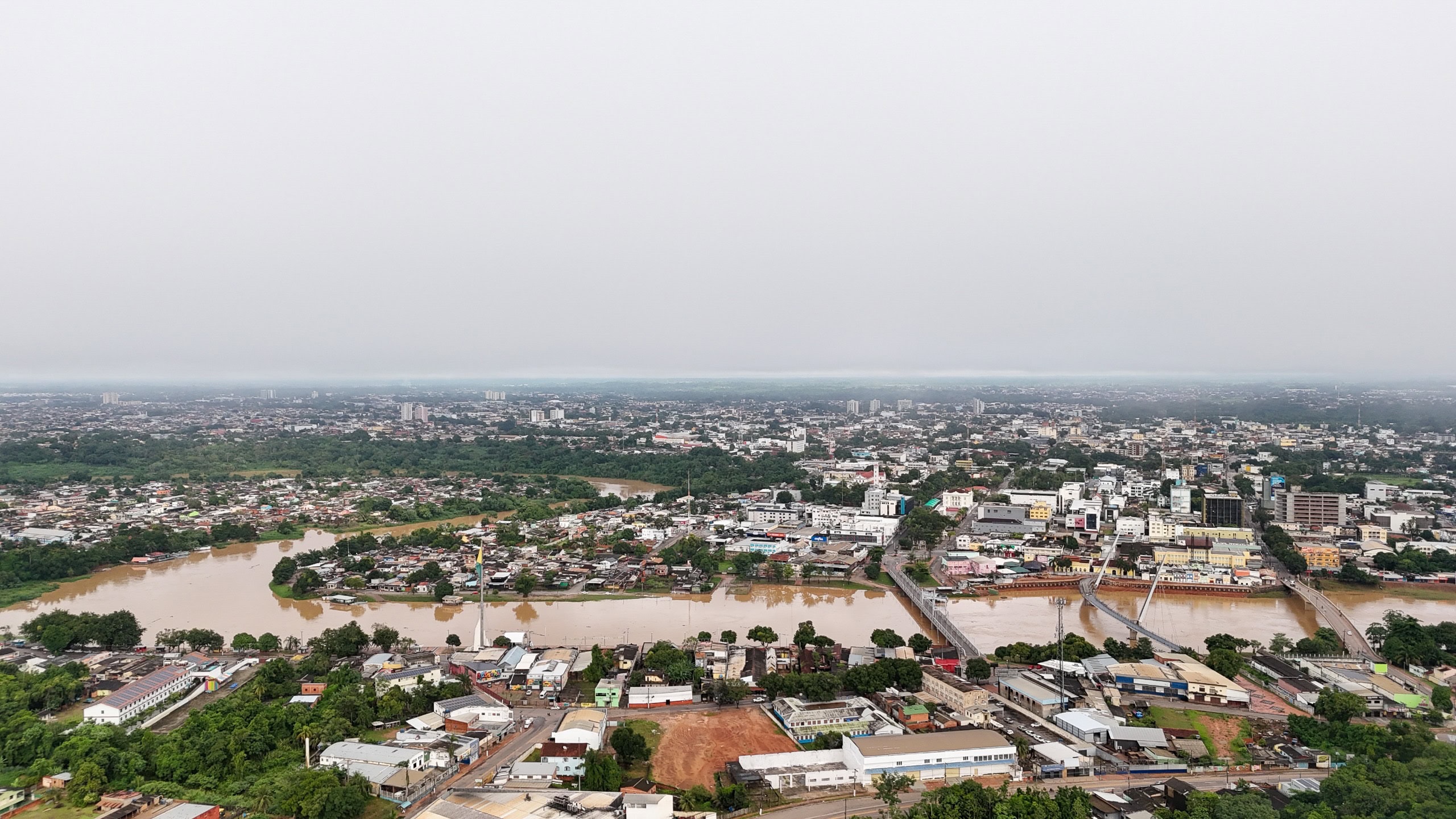 Cheia do Rio Acre já deixa 34 famílias abrigadas em Rio Branco, aponta boletim da Prefeitura