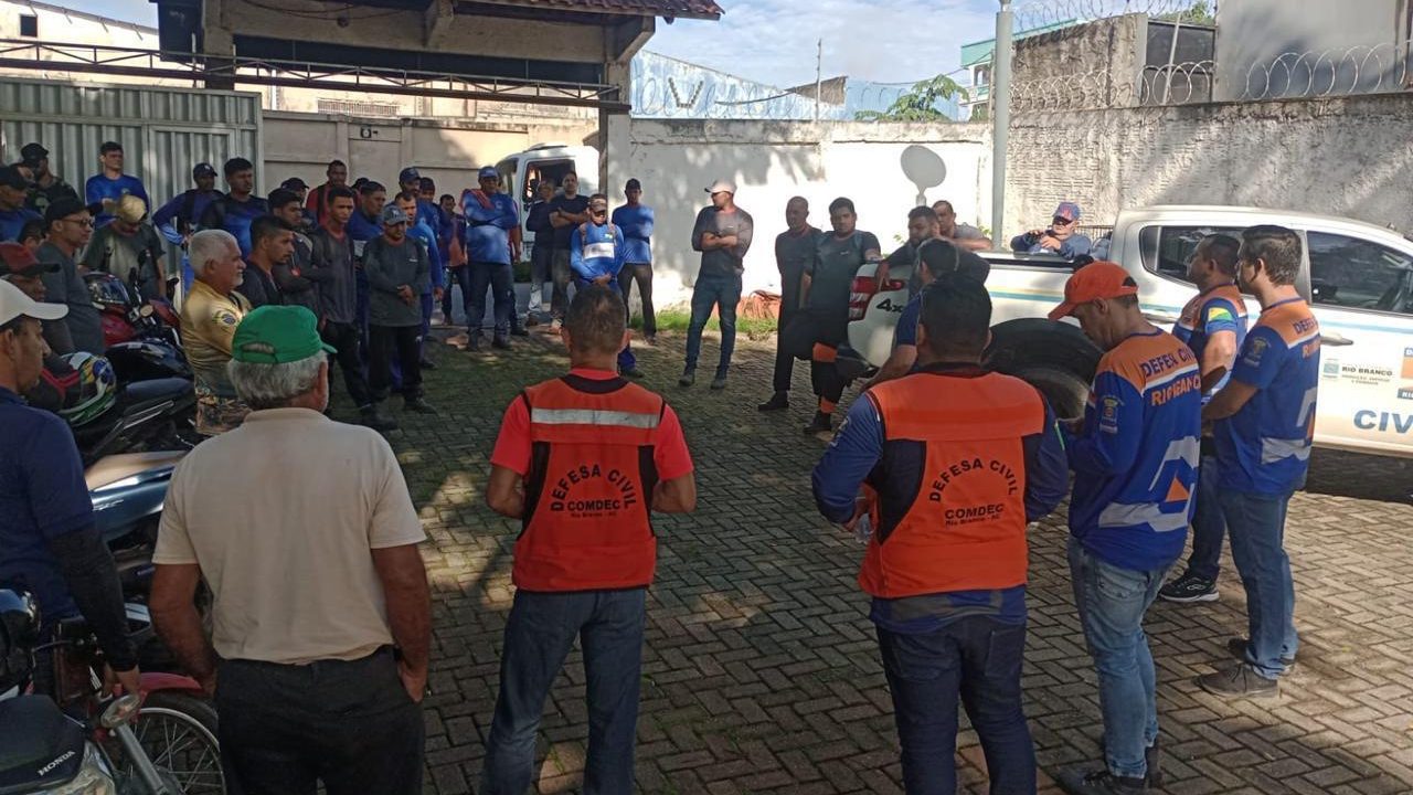 Prefeitura de Rio Branco inicia retorno de famílias aos seus lares após enxurrada