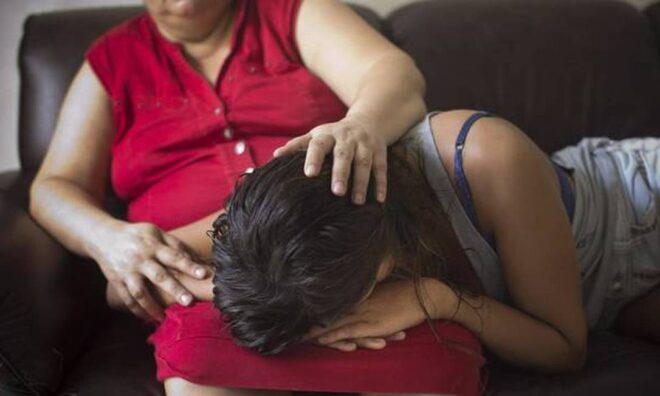 Acusado de estupro é espancado por facção e entrega-se à polícia com medo de ser executado