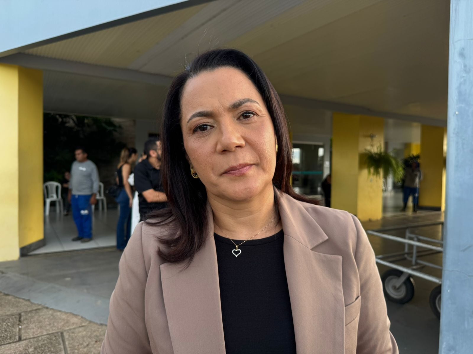 ”Perda muito grande para o Acre”, diz Mailza sobre Betão durante enterro