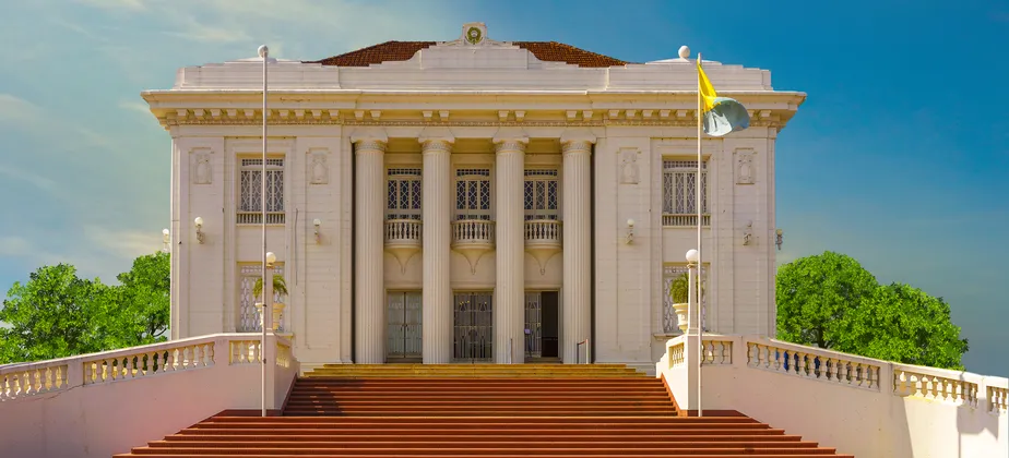 Governo sanciona lei que define salários do governador e da vice para 2026; confira