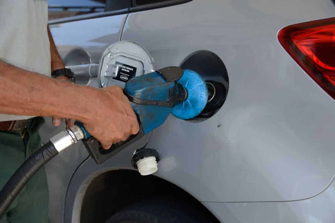 Gasolina e diesel ficam mais caros a partir de janeiro de 2026: aumento chega a 6,8%