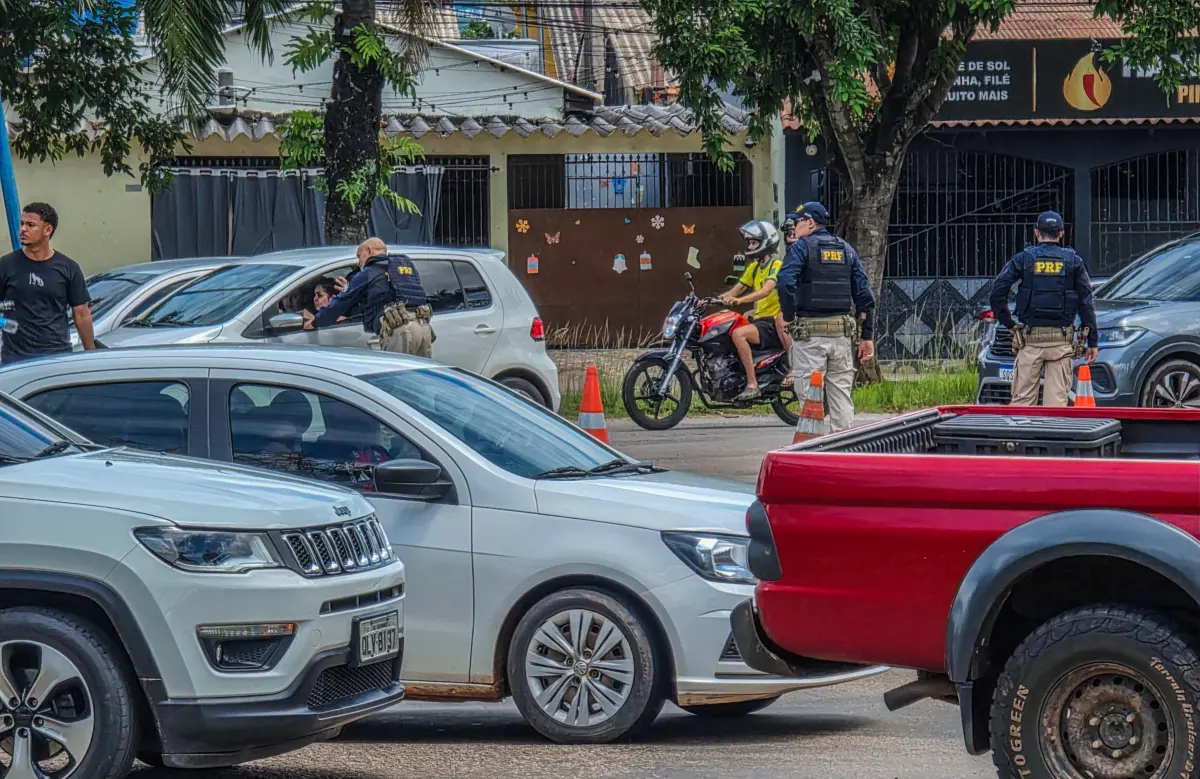 Em meio a lentidão, PRF redireciona acesso à Ufac na BR-364