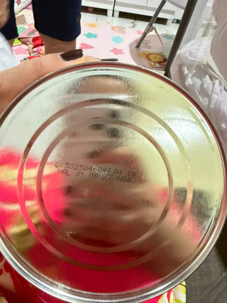 No Acre, mãe identifica fórmula infantil em recall comprada por aplicativo