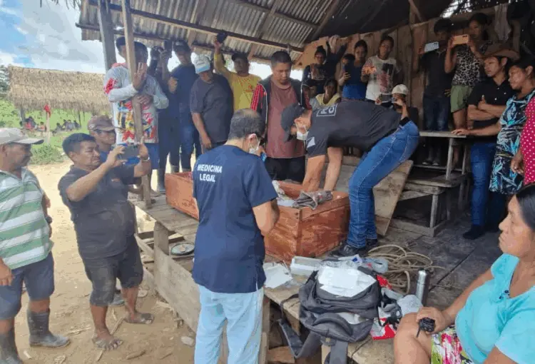 Com apoio aéreo, PC realiza perícia em aldeia indígena após morte de homem no Rio Iaco