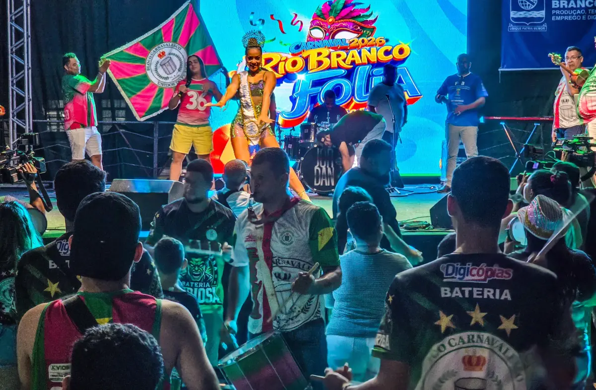 Unidos do Fuxico apresenta samba-enredo e candidatas à realeza