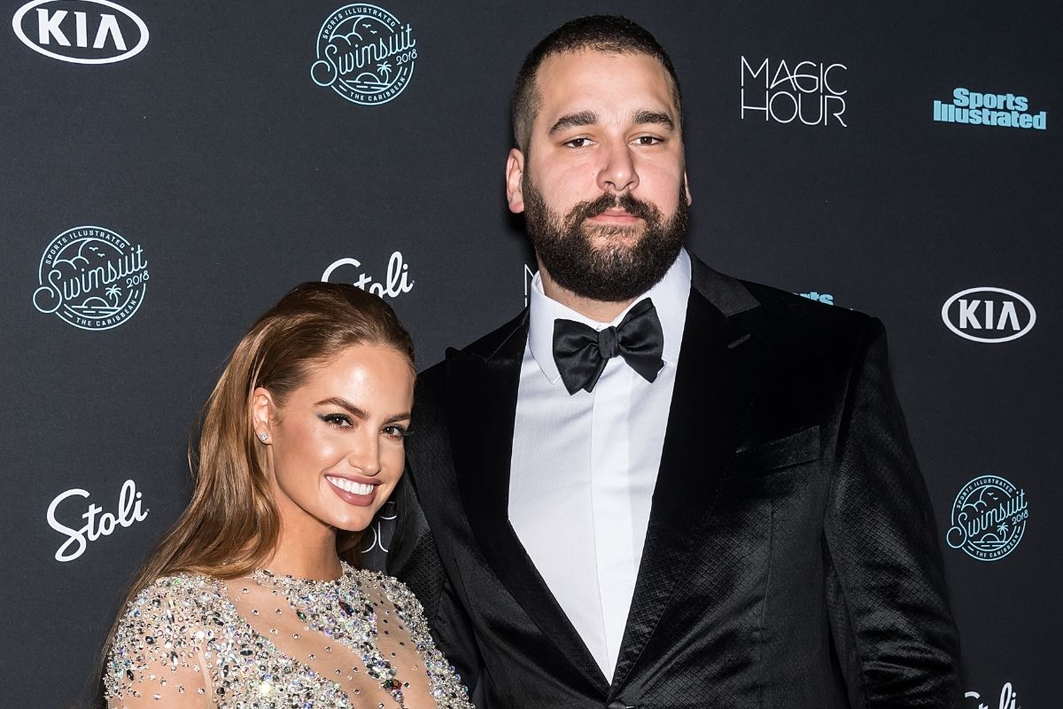 Astro da NFL processa ex por comentário sobre o tamanho de seu pênis