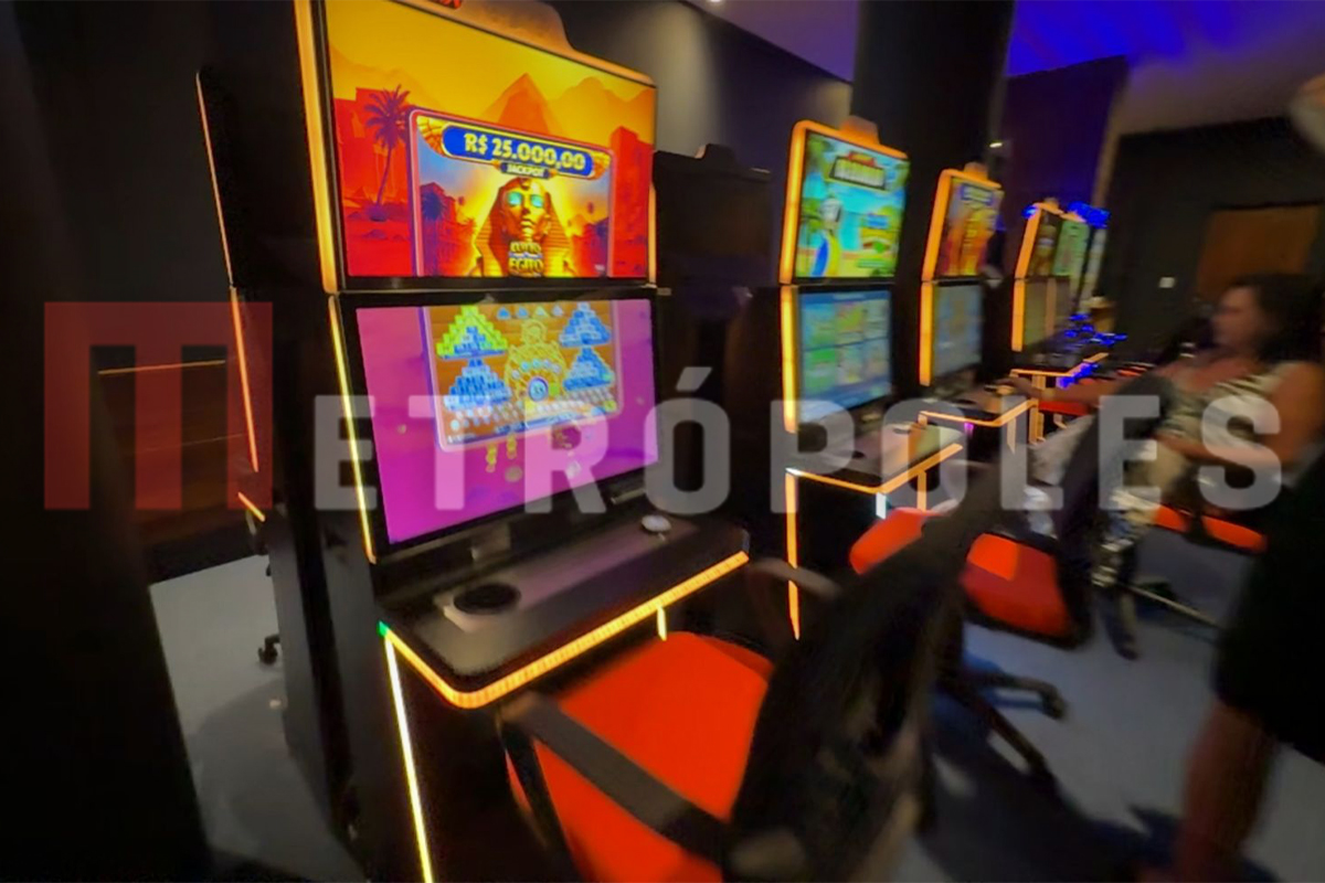 Resort ligado a Toffoli tem cassino com máquina de apostas e blackjack
