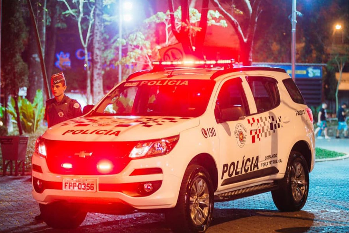 Como a PM descobriu dupla que levou 3 menores a motel dentro de carro