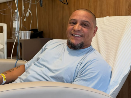 Roberto Carlos, ex-Seleção, se manifesta após procedimento médico