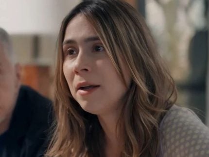 Novo ano começa com Lucélia desmascarada em “Três Graças”