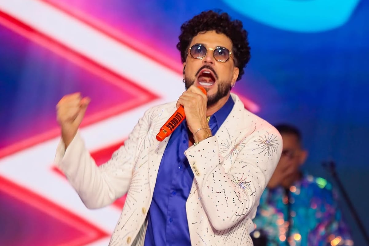 Sem Zezé, SBT faz especial com Latino e amarga baixa audiência