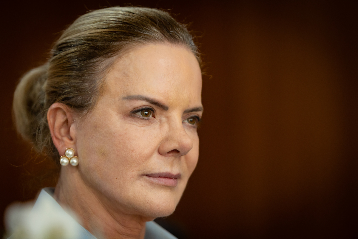 Pedido de Lula acelera sucessão de Gleisi no governo; veja nome cotado