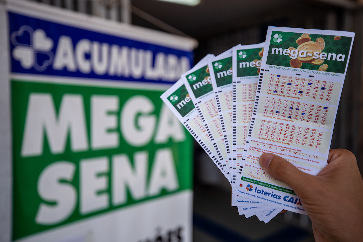 Mega-Sena 2.965 sorteia R$ 92 milhões hoje (27/1). Confira as dezenas