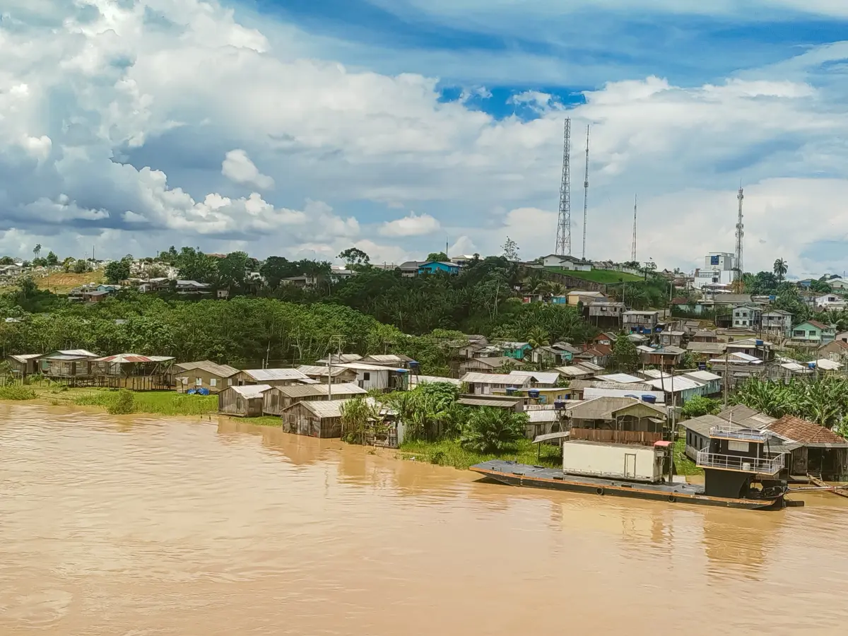 Rio Juruá registra queda e apresenta vazante em Cruzeiro do Sul