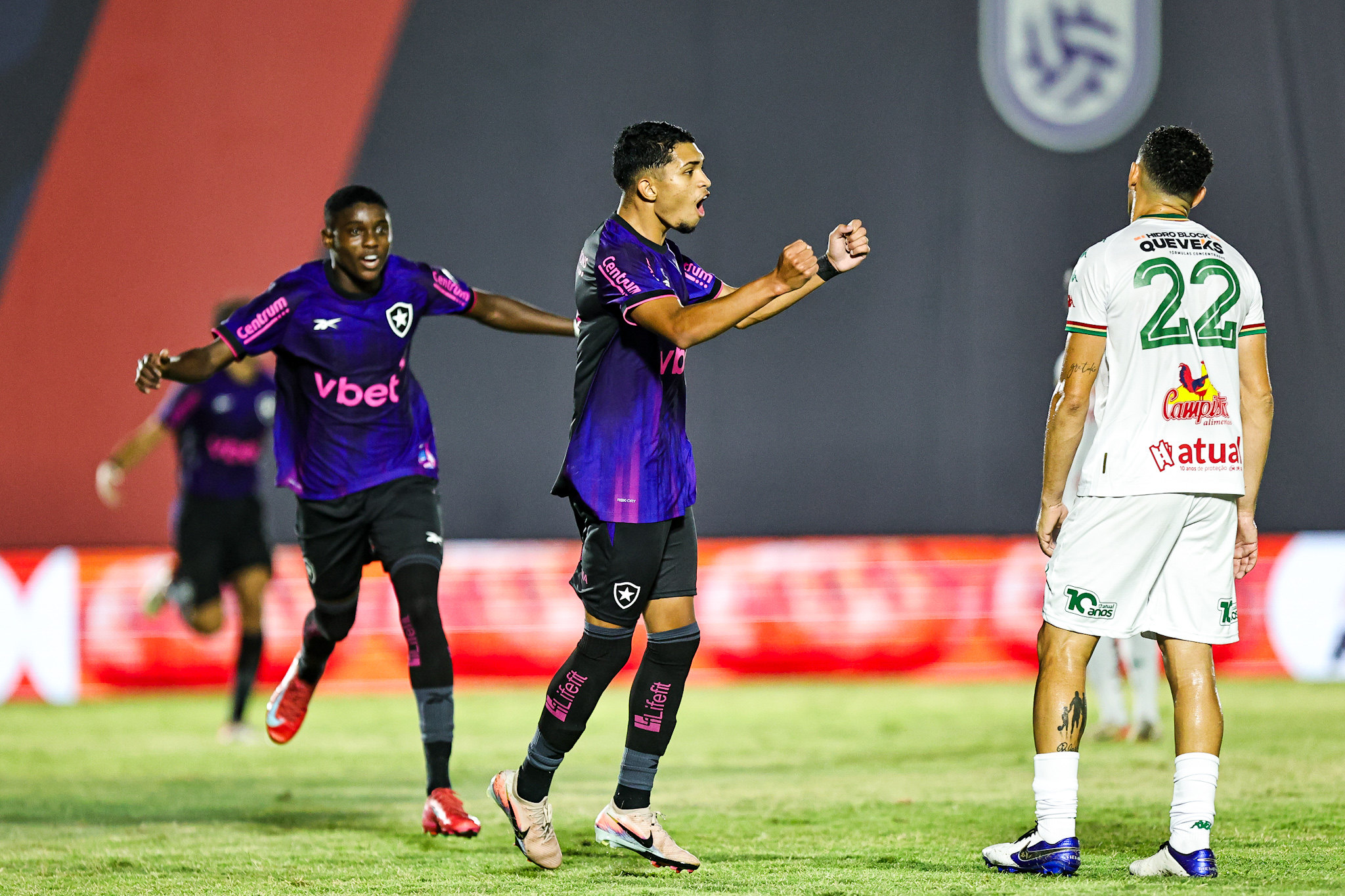 Botafogo vence a Portuguesa-RJ na estreia do Campeonato Carioca