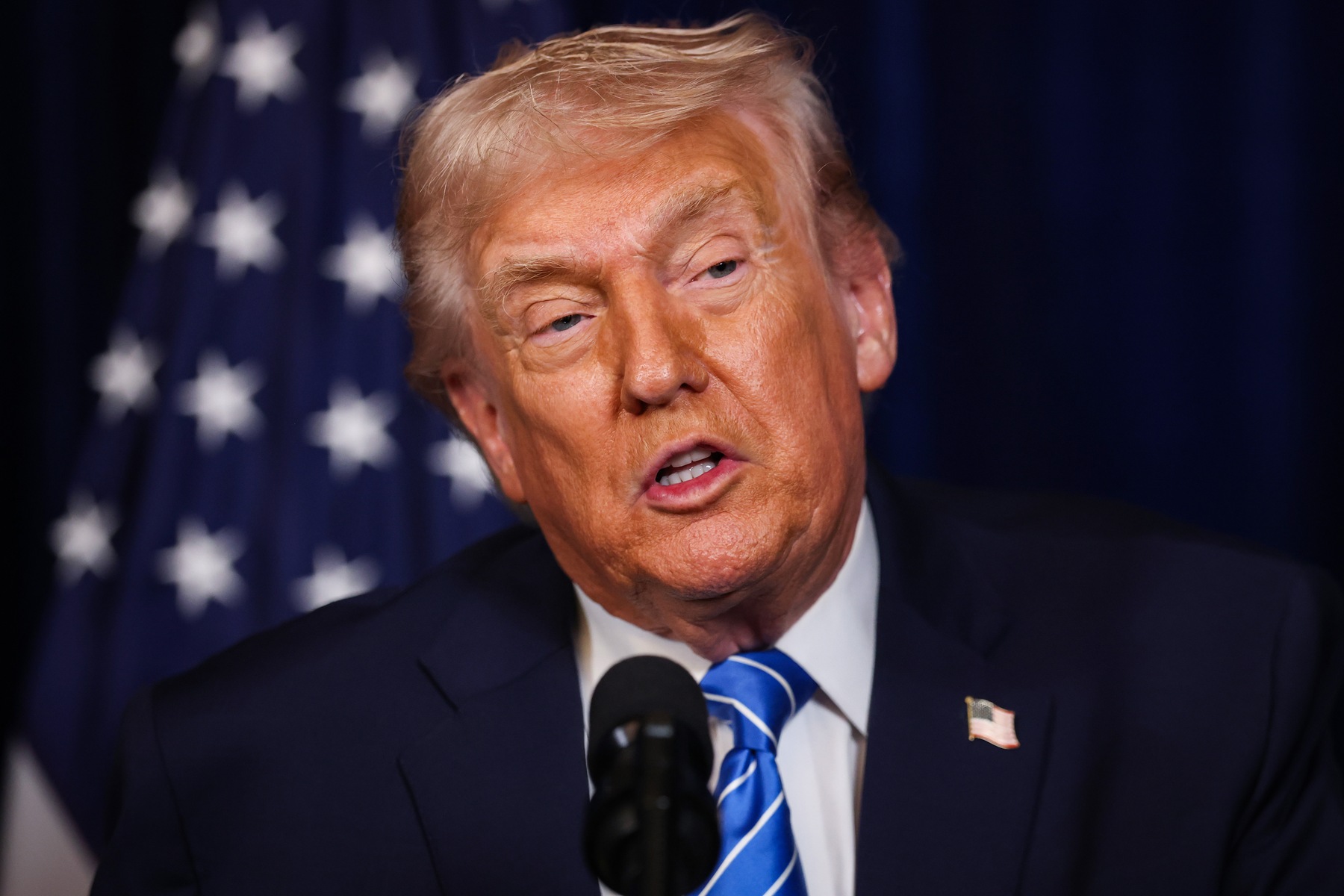 À Celac, chanceler da Venezuela chama operação de Trump de "criminosa"