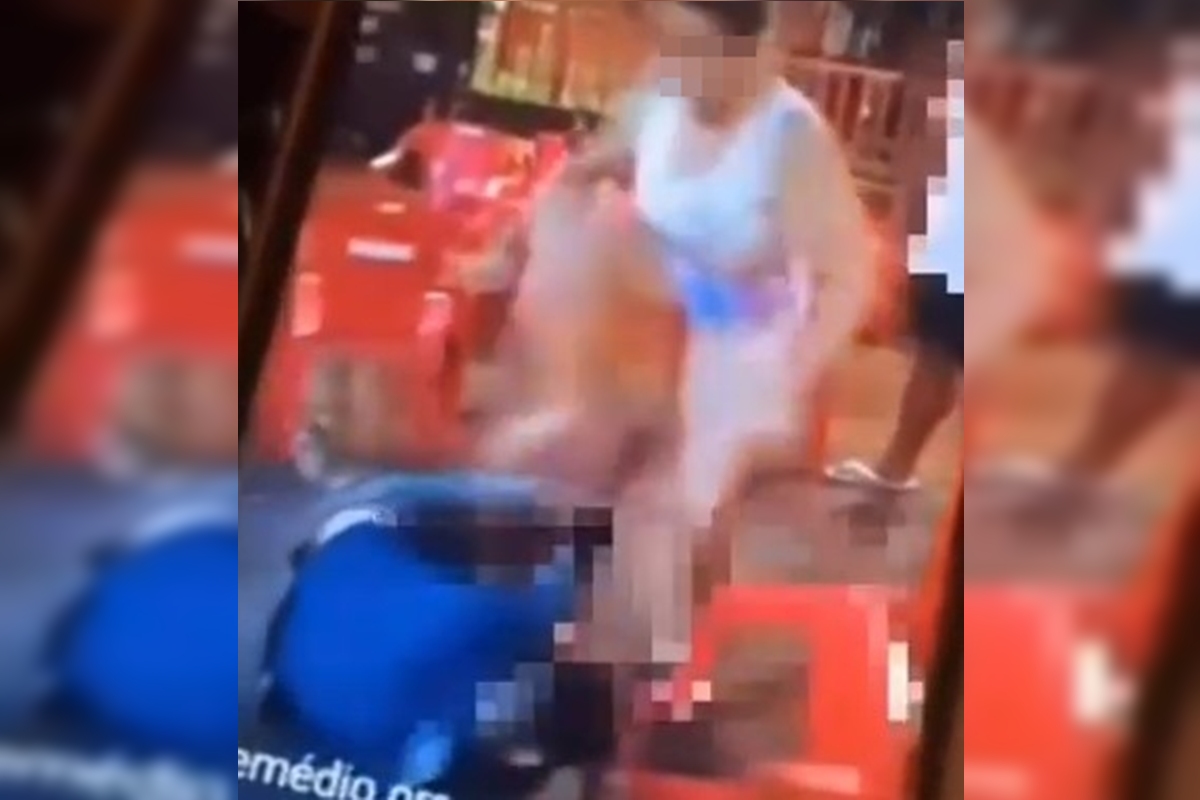 Mulher desce a porrada em homem dentro de bar no DF; polícia apura. Veja vídeo