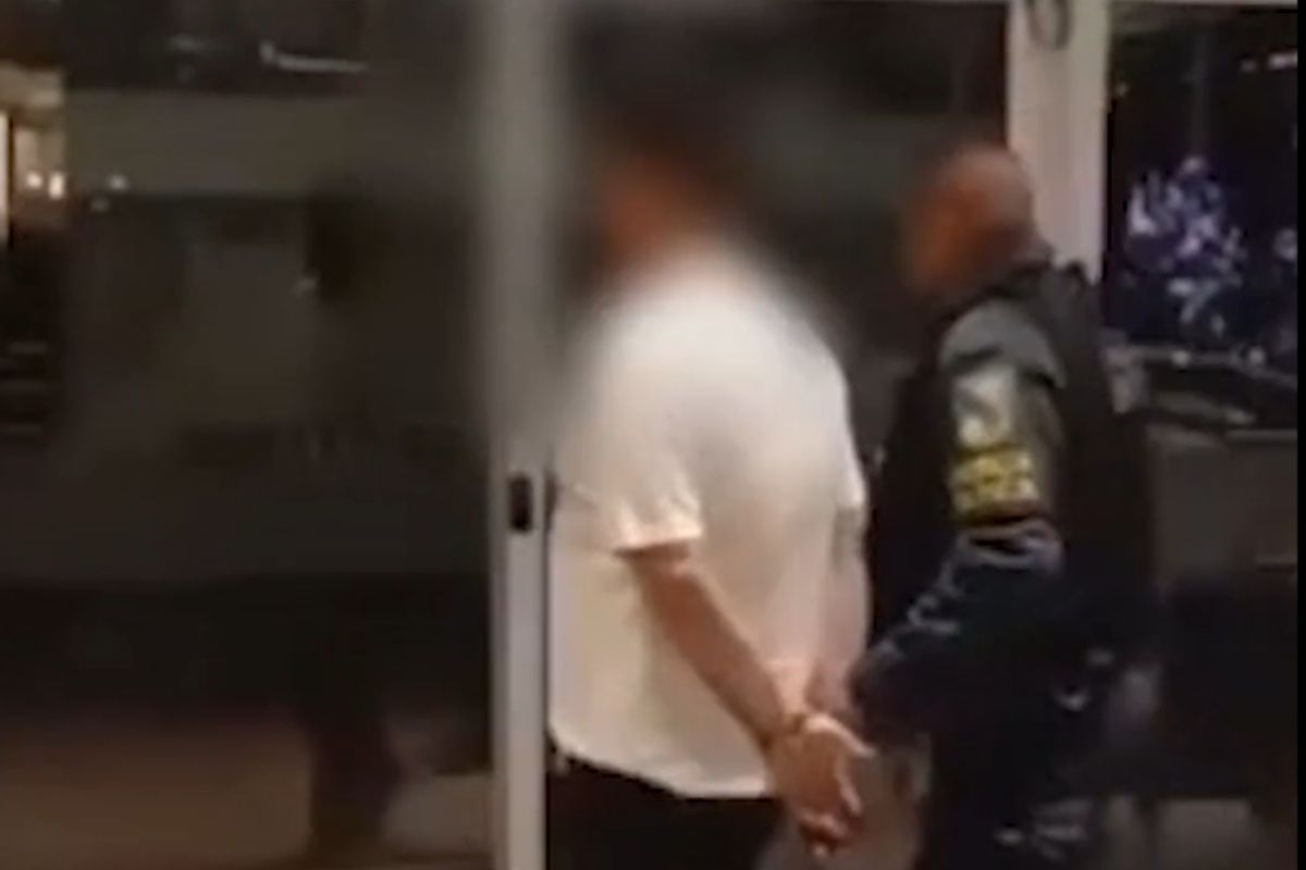 Médico que matou colegas de profissão já foi preso por racismo. Vídeo