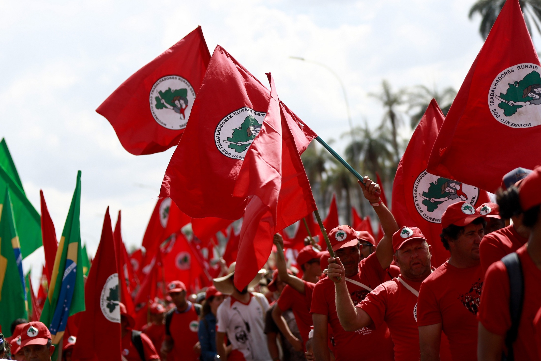 MST anuncia envio de brigadas para Venezuela e Faixa de Gaza