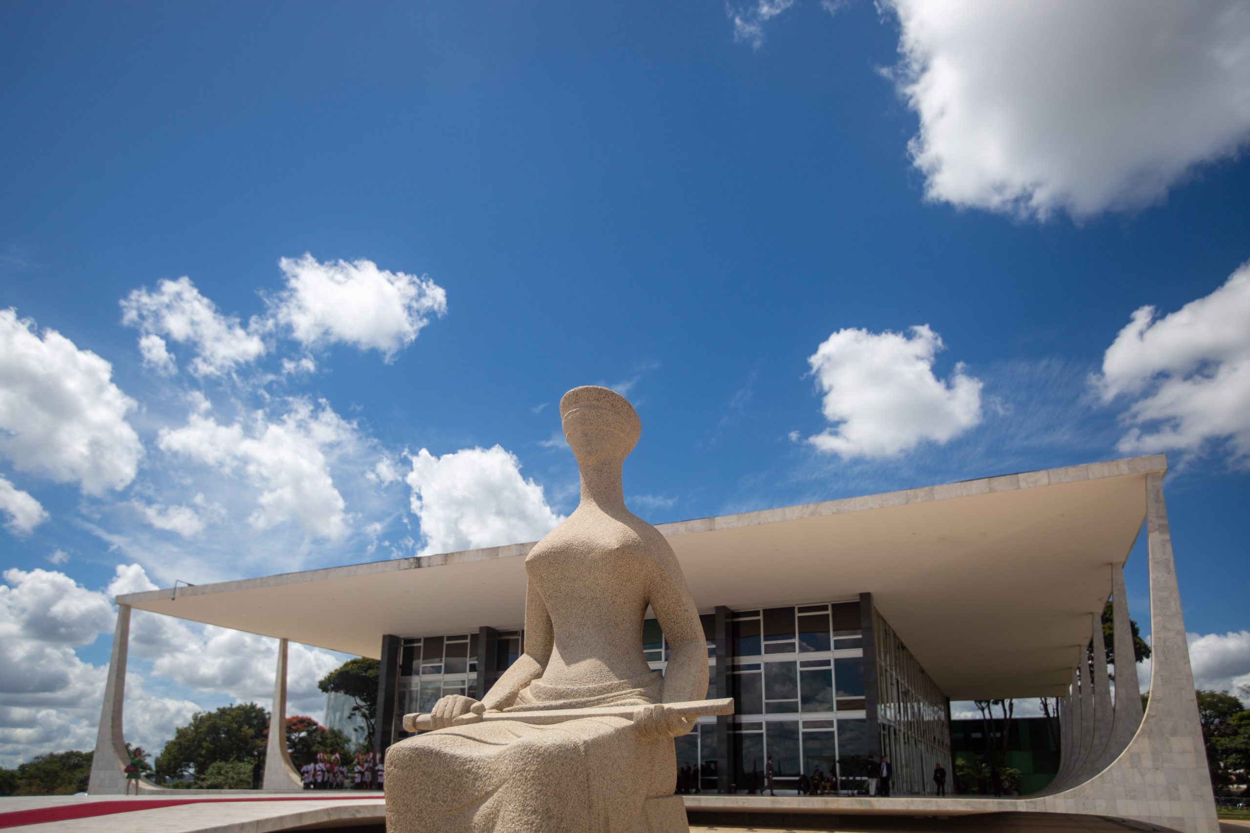 STF determina que município de Goiás reestruture cargos comissionados