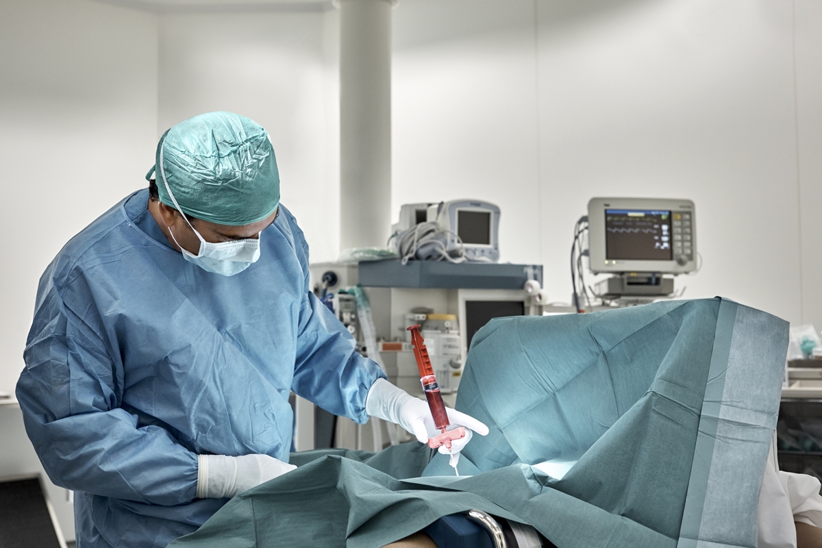 Médico famoso é condenado por morte em cirurgia para aumento de pênis